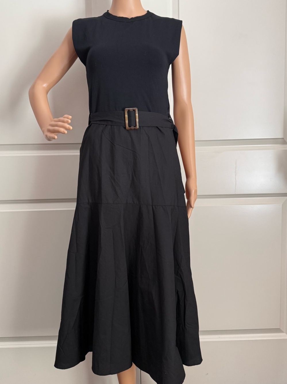 New Zara Sleeveless Black Midi Dress with Side Buckle - Picture 7 of 9